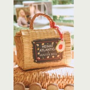 NWT Hunter Bell Woven Tan Bag